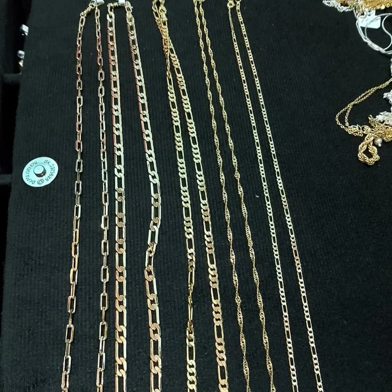 Cadenas doradas largas